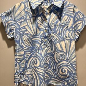 Women's Blue/White Vineyard Vines casual button up short‎ sleeve shirt. Size 6